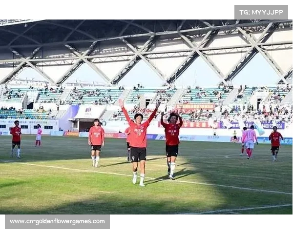 淮超联赛:经开区队7号包鼎铭精彩转身抽射破门瞬间 淮超联赛:经开区队7号包鼎铭精彩转身抽射破门瞬间