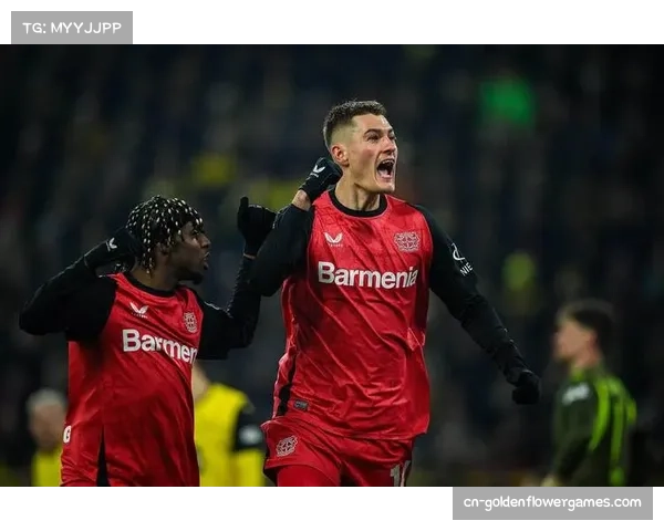 希克禁区内摆脱防守冷静施射,勒沃库森反超比分